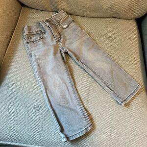 Light grey skinny jeans